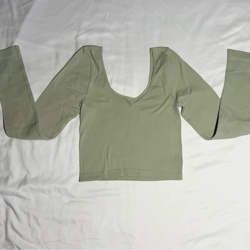 Aéropostale Women’s Olive Green Long Sleeve Scoop Neck Crop Top Size S - Picture 5 of 5